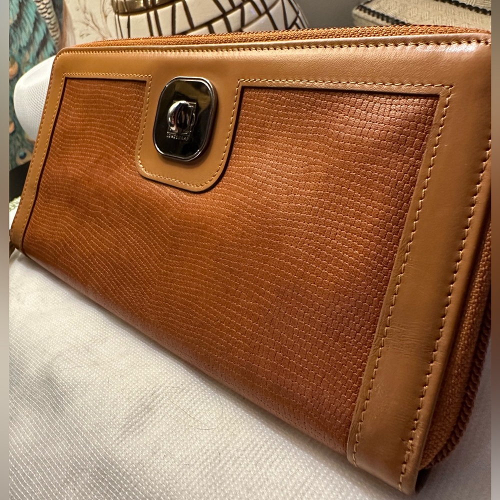 Gorgeous Longchamp Cognac Zippy Wallet - Picture 4 of 9